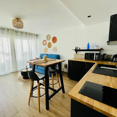 Le Petit Ecureuil Apartment *